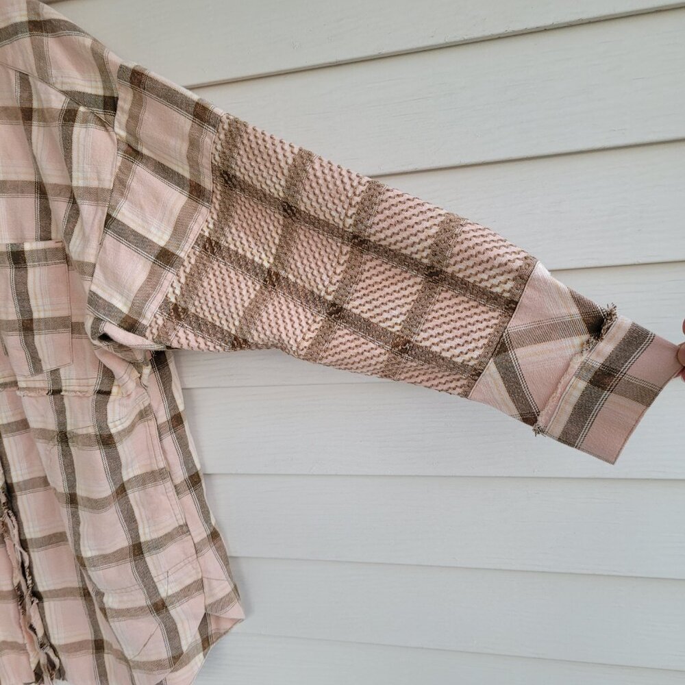 Free People - We The Free 100% Cotton Flannel soft light pink button down shirt - Picture 6 of 7